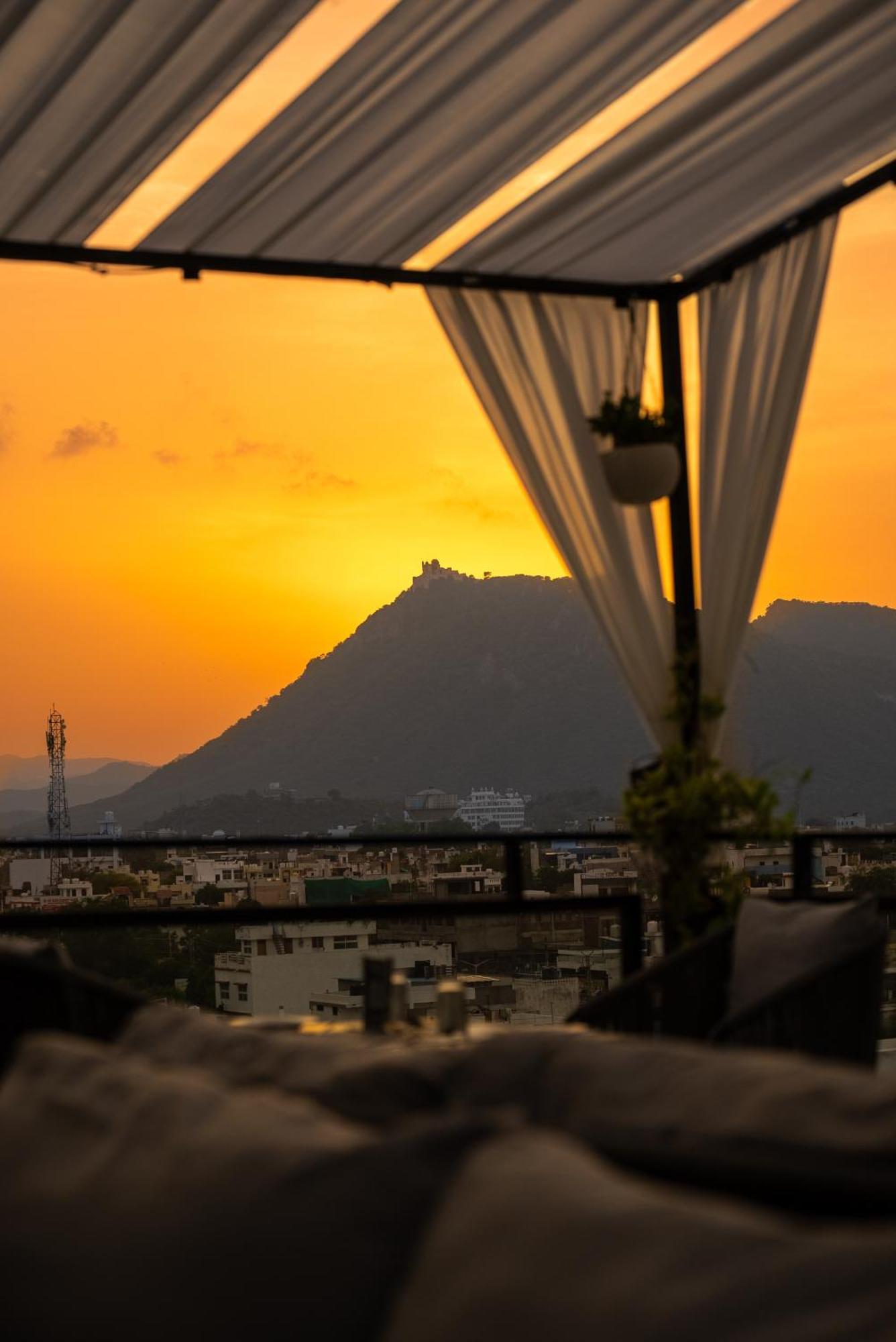 Dheergarh Palace Udaipur Kültér fotó